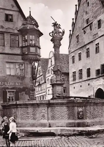 AK Rothenburg o.d. Tauber, St. Georgsbrunnen, Apotheke, Kinder, ungelaufen