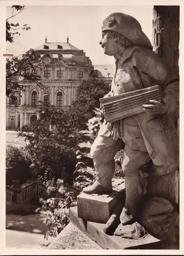 AK Würzburg, Im Park der Bischöfl, Residenz zu Würzburg, ungelaufen