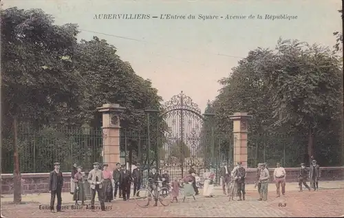 CPA Aubervilliers, L'Entrée du Square, Avenue de la Republique, ungelaufen