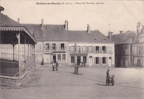 CPA Authon du Perche, Place du Marché, côte Est, couru en 1905