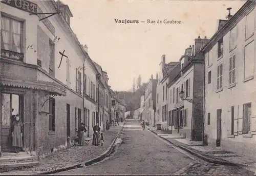 CPA Vaujours, rue de Coubron, incurvée