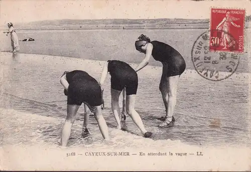 CPA Cayeux sur Mer, En attendant la vague, gelaufen