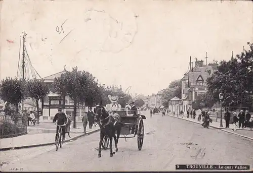 CPA Trouville, Le quai Vallée, couru en 1907