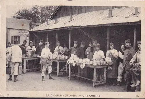 CPA Le Camp d'Auvoirs, Une Cuisine, Poste de campagne, en 1915