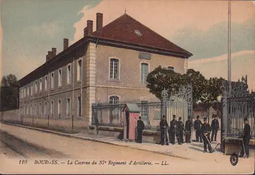 CPA Bourges, La Caserre du 37° Régime d'artillerie, non rouverte
