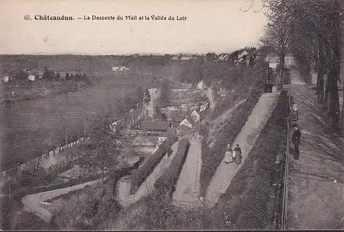 CPA Chateaudun, La Descente du Mail et la Vallee du Loir, ungelaufen