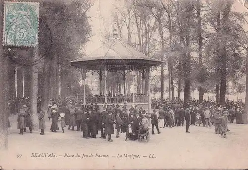 CPA Beauvais, Place du Jen de Paume, La Musique, couru