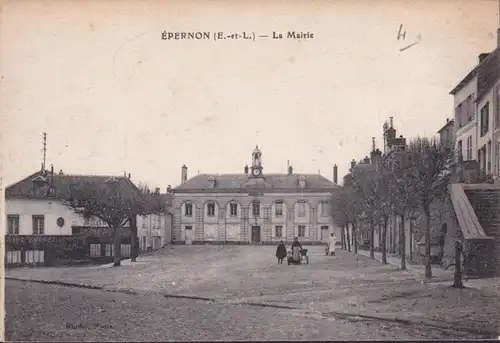 CPA Epernon, La Mairie, gelaufen 1919