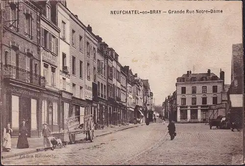 CPA Neufchatel en Bray, Grande Rue Notre Dame, Café de la Paix, Hôtel, en panne