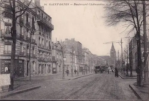 CPA Saint Denis, Boulevard Chateaudun, non roulé