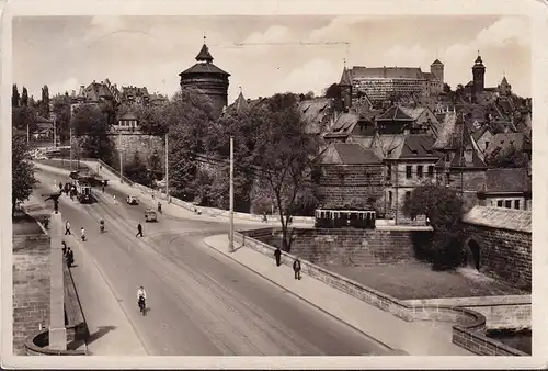 AK Nürnberg, Neutorgraben mit Blick auf die Burg, gelaufen 1941