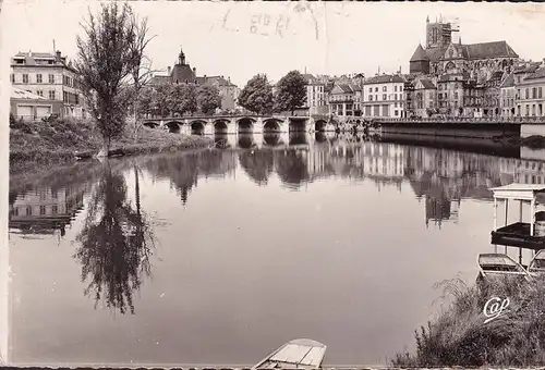 AK Meaux, Hotel de Ville et la Cathedrale, gelaufen 1961