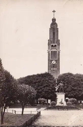 CP Villemonble, L Eglise et le Monument aux Morts, gelaufen 1949