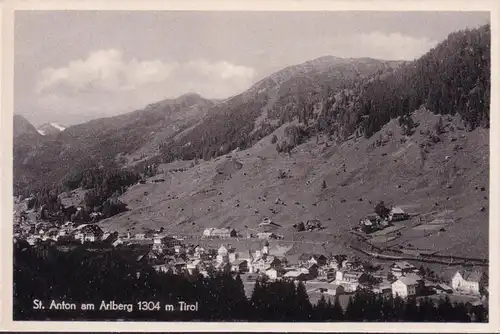 AK St. Anton am Arlberg, Panoramaansicht, ungelaufen