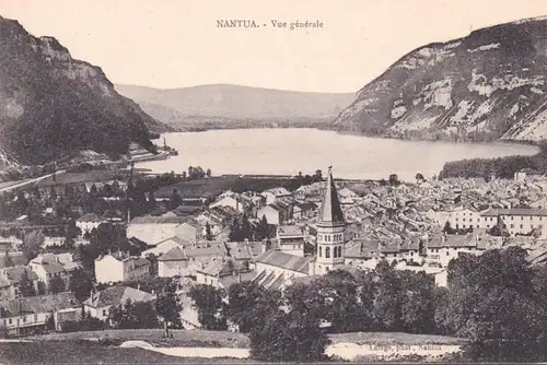 CPA Nantua, Vue generale, Eglise, non circule