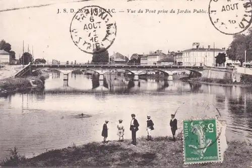 CPA Jarnac, Vue du Pont prise du Jardin Public, circule