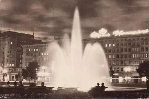 AK Magdeburg, Wilhelm Pieck Alle bei Nacht, Springbrunnen, gelaufen 1964