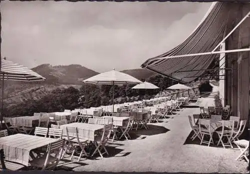 AK Gernsbach, Schloß Eberstein, Große Süd Terrasse, Sonnenschirme, gelaufen 1956