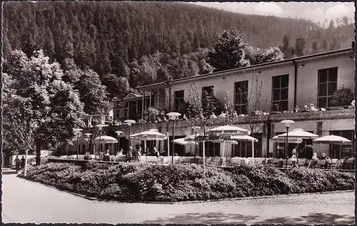 AK Bad Wildbad, Trinkhalle mit Kurgarten, gelaufen 1959