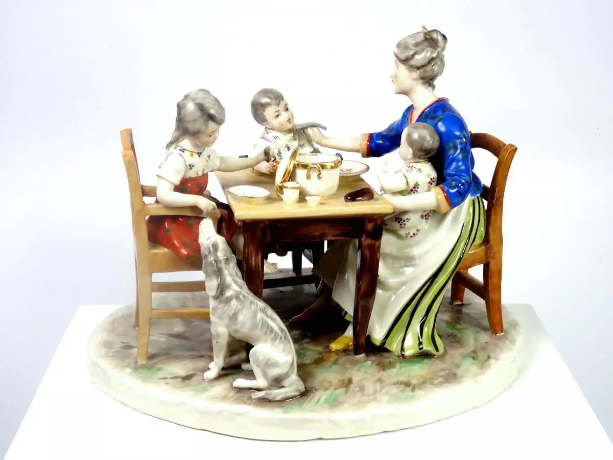 Family Figural Group by Ernst Bohne Söhne 0