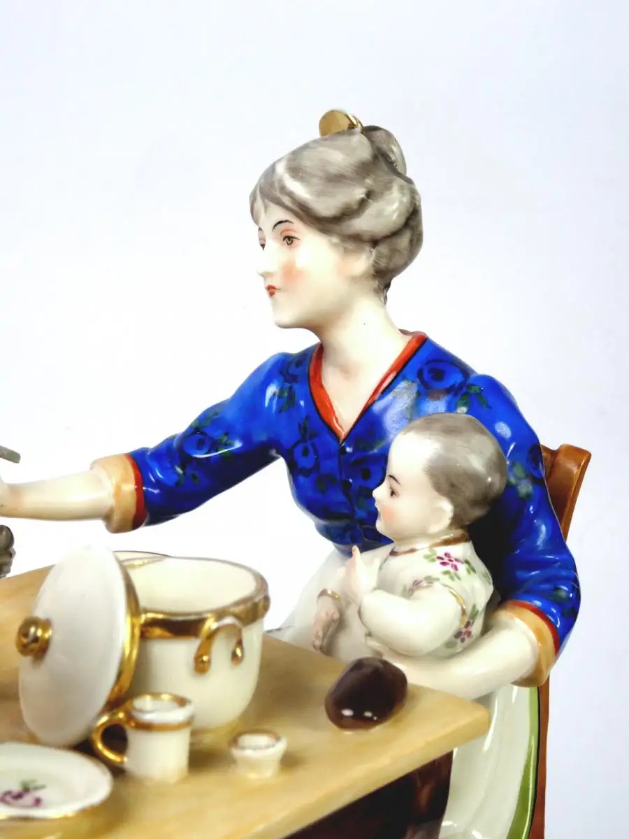Family Figural Group by Ernst Bohne Söhne 8