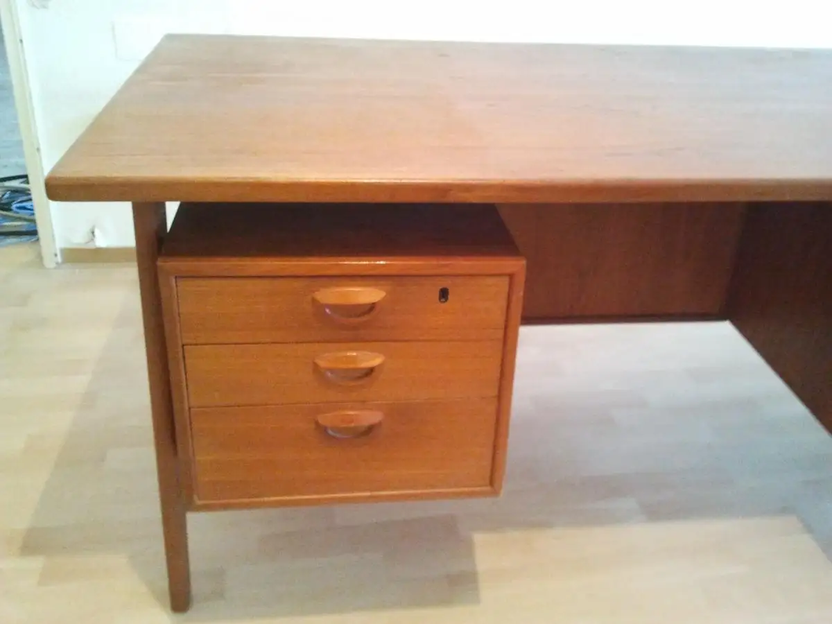 Schreibtisch dänisches Design aus den 50/60er Jahren 1