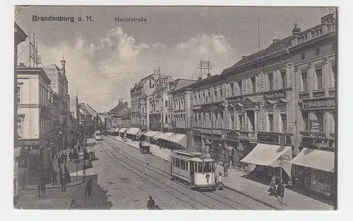 Brandenburg a. Havel 1916, gebr. sw AK m. Geschäften u. Tram Bahn