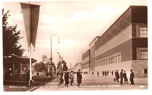 Düsseldorf, am Kunstpalast m. Feuerwehrturm, 1926 gebr. sw-AK.