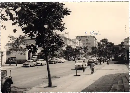 Belgisch Kongo, BUKAVU, Strassenansicht m. Hotel, ungebr. sw-AK