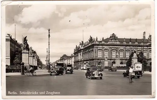 Berlin, Schlossbrücke u. Zeughaus m. Oldtimern, 1941 gebr. sw-Foto-AK