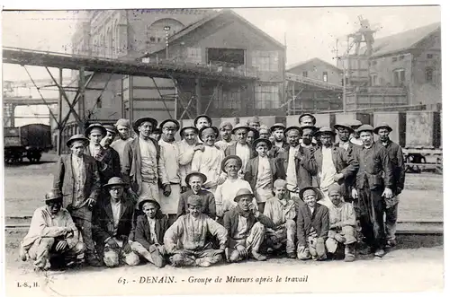 Denain, Groupe de Mineurs, 1915 per Bayern-FP gebr. sw-AK m. Eisenbahn 