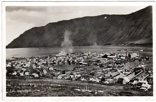 Island, Siglufjördur m. Hafen u. Fabrik, ungebr. sw-AK
