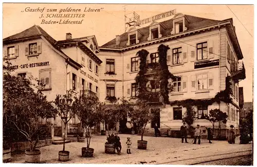 Baden-Lichtental, Gasthof zum Goldenen Löwen m. Personen, ungebr. sw-AK