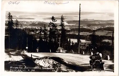 Norwegen, Utsigt fra Holmenkollens Sportsstue m. Oldtimer Auto, 1932 gebr. sw-AK