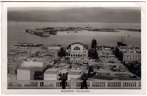 Italien, Messina, Panorama m. Hafen, 1930 gebr. sw-AK
