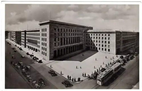 Berlin, Reichsluftfahrtministerium m. Trambahn u. Oldtimern, 1937 gebr. sw-AK