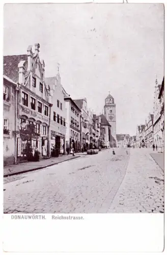 Donauwörth, Reichsstrasse m. Geschäft M. Kapfer vormals Holzinger, ungebr. sw-AK