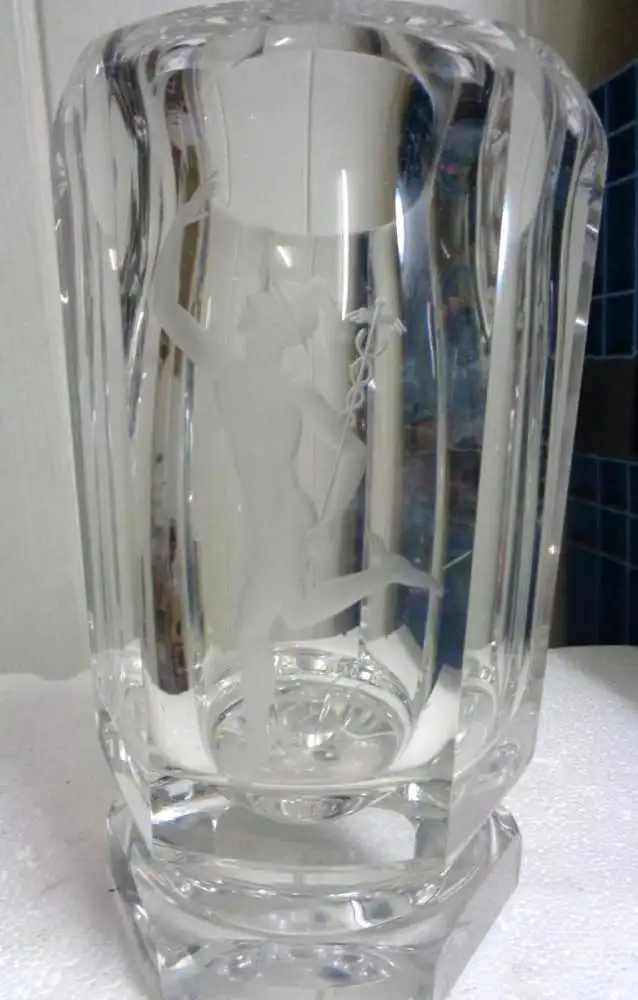 Schwere Vase von Kosta (Boda), 6 eckig mit dem Götterboten Hermes 3