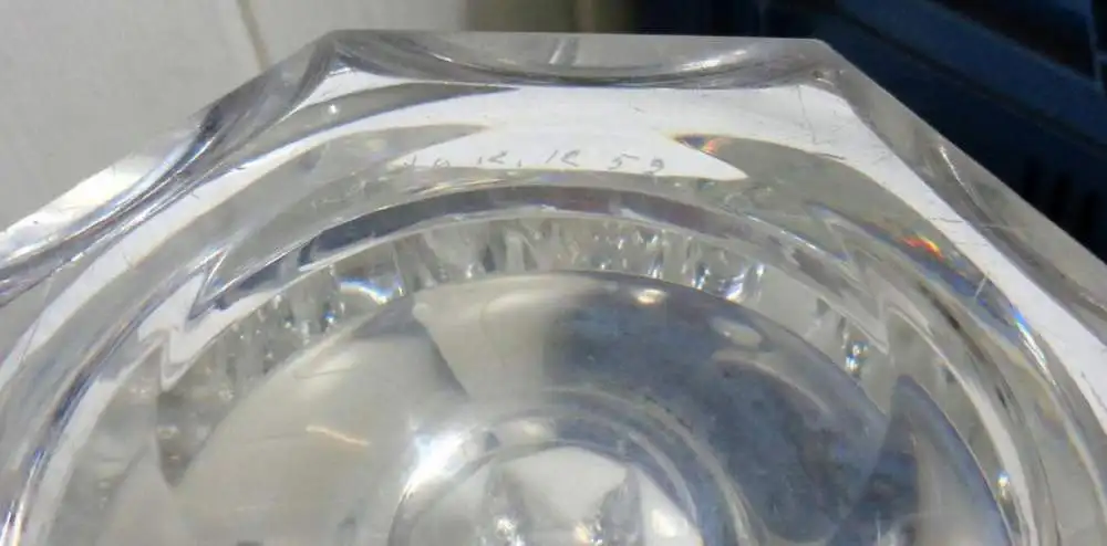 Schwere Vase von Kosta (Boda), 6 eckig mit dem Götterboten Hermes 5