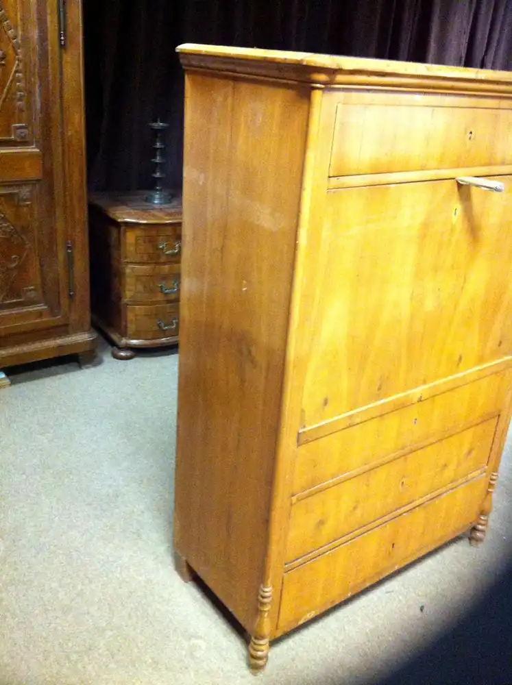 Eleganter Sekretär des Spätbiedermeier. 6