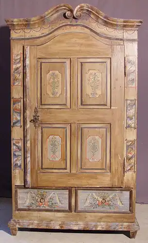 Schöner kleiner bemalter Bauernschrank datiert „1850“