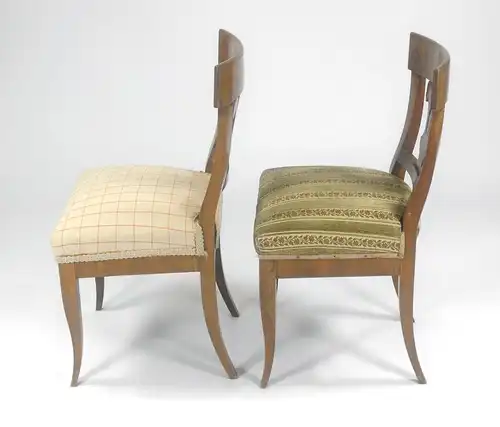 Ein Paar elegante Biedermeier-Stühle