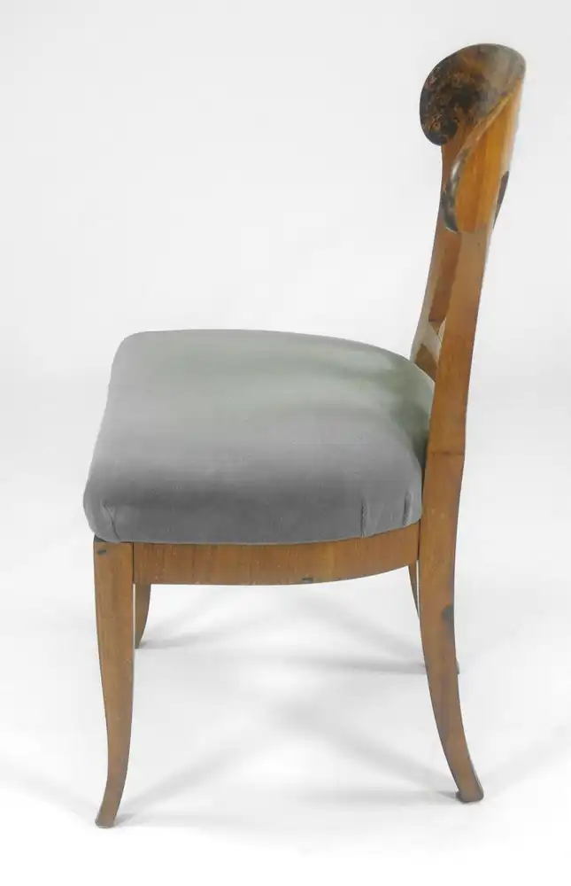 Eleganter Biedermeier Schaufelstuhl. 1