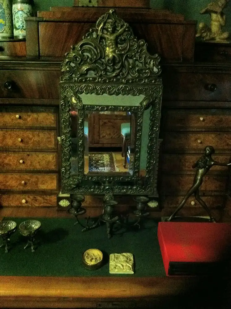 Historistischer Wandspiegel, um 1880. 3