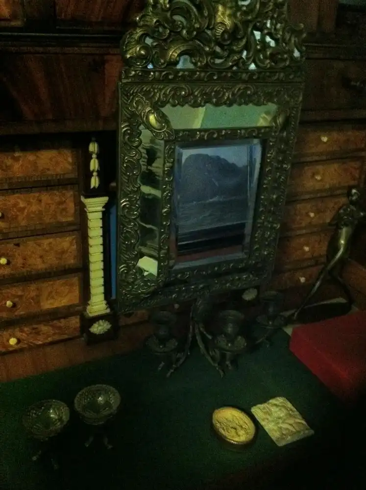 Historistischer Wandspiegel, um 1880. 4