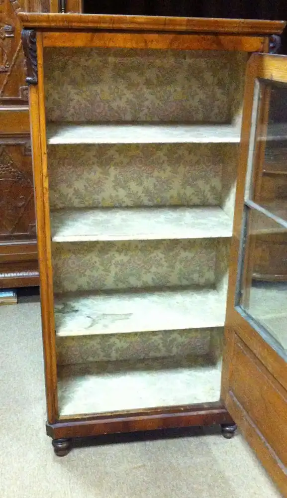 Elegante kleine Vitrine des Spätbiedermeier 3