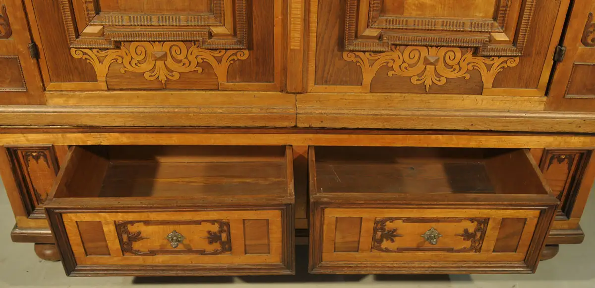 Großer Barockschrank 4