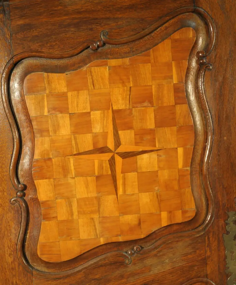 Großer Barockschrank 2
