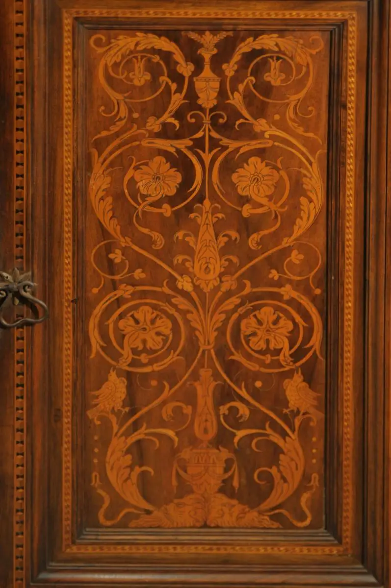 Großer Fassadenschrank 3