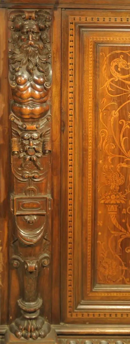 Großer Fassadenschrank 4